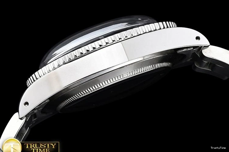 1225 Resilient ROLSUB0186 – Vintage Sub Ref 6205 White A- 1026